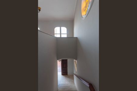 Casa à venda com 213m², 3 quartos e 4 vagasEscada