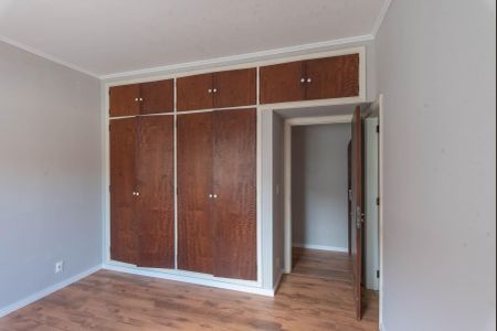 Casa à venda com 213m², 3 quartos e 4 vagasSuíte