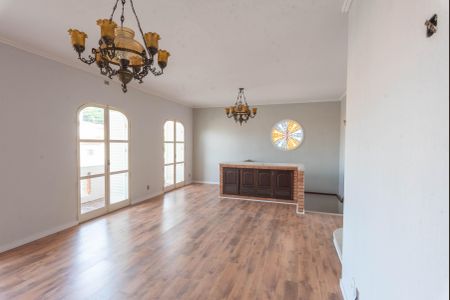 Casa à venda com 213m², 3 quartos e 4 vagasSala