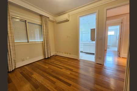 Apartamento à venda com 315m², 5 quartos e 4 vagasSuíte 1