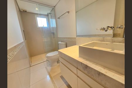 Apartamento à venda com 315m², 5 quartos e 4 vagasBanheiro 2 da Suíte 4