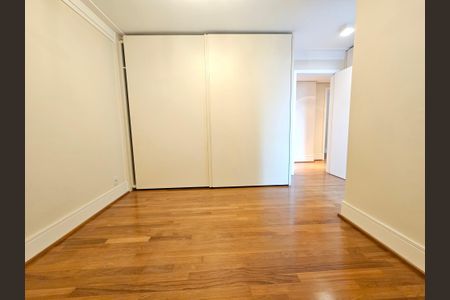 Apartamento à venda com 315m², 5 quartos e 4 vagasSuíte 3
