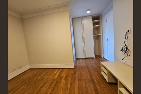 Apartamento à venda com 315m², 5 quartos e 4 vagasSuíte 2