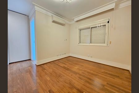 Apartamento à venda com 315m², 5 quartos e 4 vagasSuíte 3