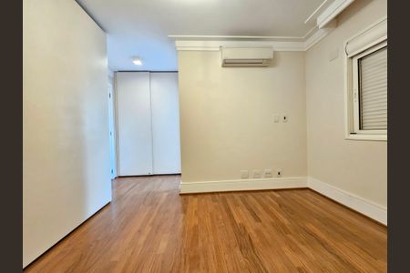 Apartamento à venda com 315m², 5 quartos e 4 vagasSuíte 3