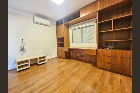 Apartamento à venda com 315m², 5 quartos e 4 vagasSuíte 2