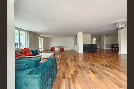Apartamento à venda com 315m², 5 quartos e 4 vagasÁrea comum - Salão de festas Adolescente