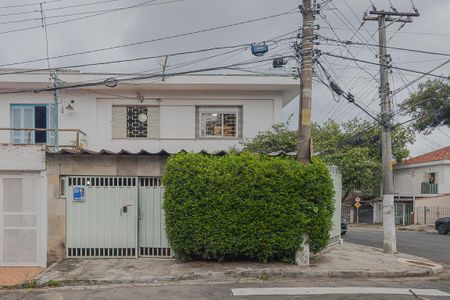 Casa à venda com 127m², 3 quartos e 2 vagas Casa à venda com 127m², 3 quartos e 2 vagasFachada