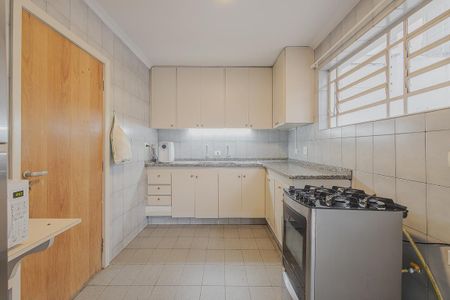 Casa à venda com 127m², 3 quartos e 2 vagas Casa à venda com 127m², 3 quartos e 2 vagasCozinha