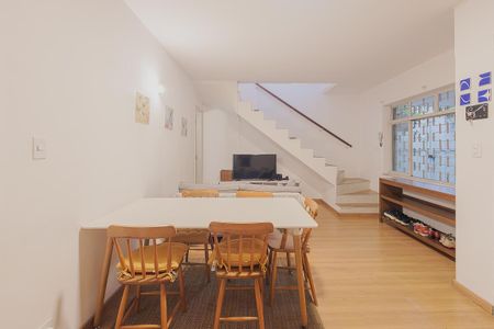 Sala de casa à venda com 3 quartos, 127m² em Vila Madalena, São Paulo