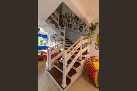 Casa de condomínio à venda com 128m², 3 quartos e 2 vagasESCADA ACESSO