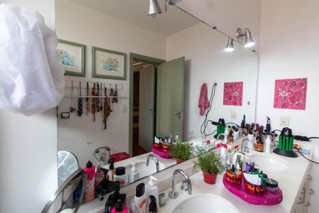 Casa de condomínio à venda com 128m², 3 quartos e 2 vagasBANHEIRO DA SUITE