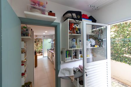 Casa de condomínio à venda com 128m², 3 quartos e 2 vagasÁREA DE SERVIÇO