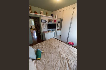 Casa de condomínio à venda com 128m², 3 quartos e 2 vagasSUITE