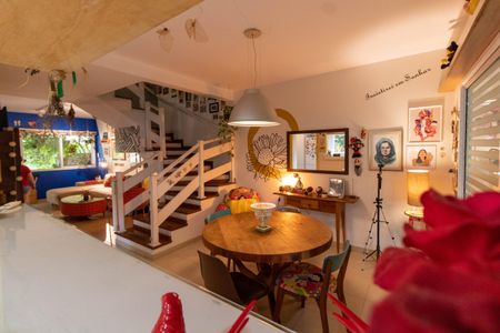 Casa de condomínio à venda com 128m², 3 quartos e 2 vagasSALA DE JANTAR