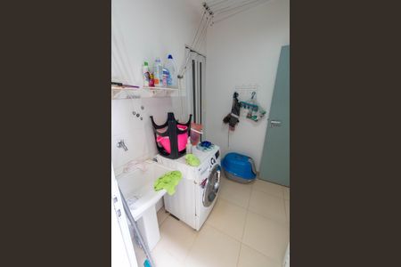 Casa de condomínio à venda com 128m², 3 quartos e 2 vagasÁREA DE SERVIÇO