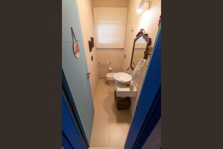 Casa de condomínio à venda com 128m², 3 quartos e 2 vagasLAVABO