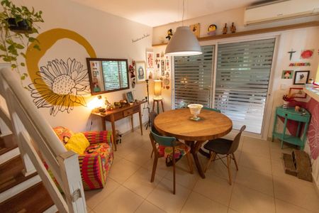 Casa de condomínio à venda com 128m², 3 quartos e 2 vagasSALA DE JANTAR