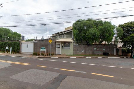 Casa de condomínio à venda com 128m², 3 quartos e 2 vagasFACHADA DO CONDOMÍNIO