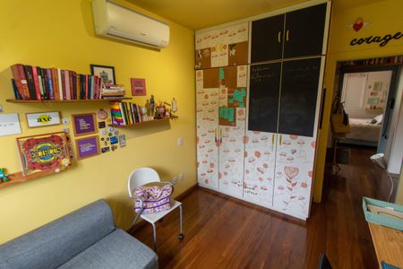 Casa de condomínio à venda com 128m², 3 quartos e 2 vagasQUARTO 1