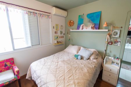 Casa de condomínio à venda com 128m², 3 quartos e 2 vagasSUITE