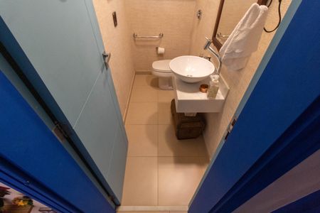 Casa de condomínio à venda com 128m², 3 quartos e 2 vagasLAVABO