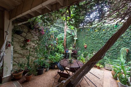 Casa de condomínio à venda com 128m², 3 quartos e 2 vagasÁREA EXTERNA FUNDOS