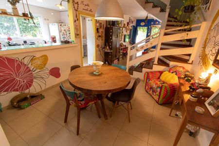 Casa de condomínio à venda com 128m², 3 quartos e 2 vagasSALA DE JANTAR