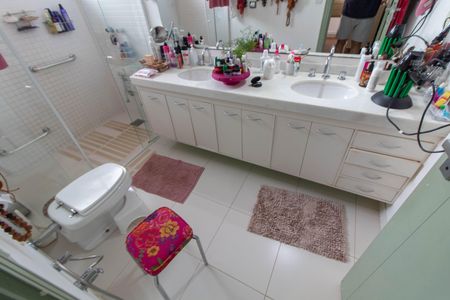 Casa de condomínio à venda com 128m², 3 quartos e 2 vagasBANHEIRO DA SUITE