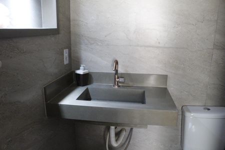 Casa de condomínio à venda com 140m², 3 quartos e 1 vagaBanheiro da Suíte