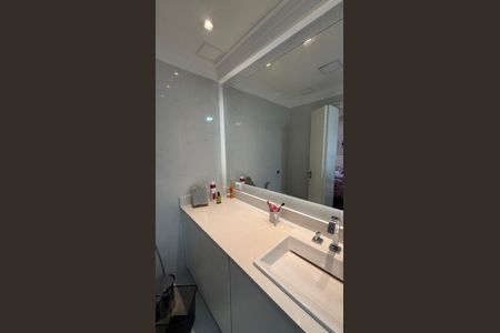 Apartamento à venda com 260m², 4 quartos e 4 vagasBanheiro da Suíte 3