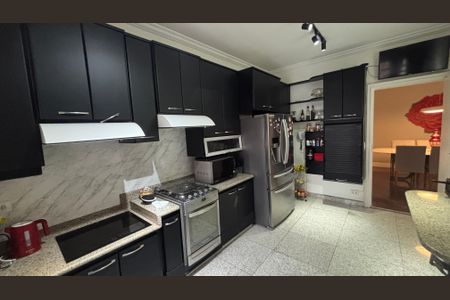 Apartamento à venda com 260m², 4 quartos e 4 vagasCozinha