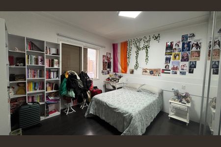 Apartamento à venda com 260m², 4 quartos e 4 vagasSuite 2