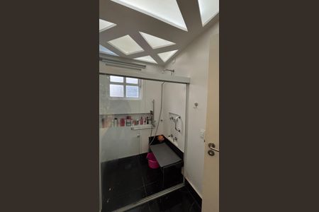 Apartamento à venda com 260m², 4 quartos e 4 vagasBanheiro da Suíte 1