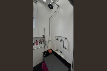 Apartamento à venda com 260m², 4 quartos e 4 vagasBanheiro da Suíte 1