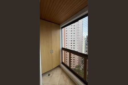 Apartamento à venda com 260m², 4 quartos e 4 vagasSuite 1 Varanda