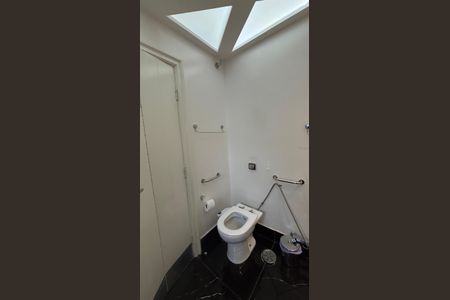 Apartamento à venda com 260m², 4 quartos e 4 vagasBanheiro da Suíte 1