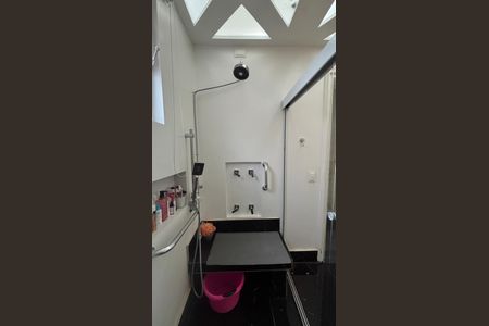 Apartamento à venda com 260m², 4 quartos e 4 vagasBanheiro da Suíte 1