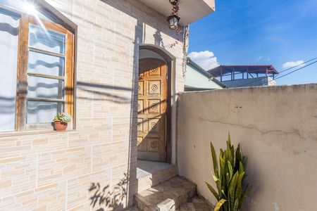 Casa à venda com 207m², 6 quartos e 2 vagas Casa à venda com 207m², 6 quartos e 2 vagasCasa 1 - Entrada