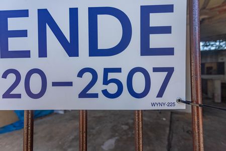 Casa à venda com 207m², 6 quartos e 2 vagas Casa à venda com 207m², 6 quartos e 2 vagasPlaca código