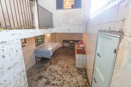 Casa à venda com 207m², 6 quartos e 2 vagas Casa à venda com 207m², 6 quartos e 2 vagasCasa 3 - porão