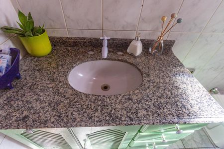 Casa à venda com 207m², 6 quartos e 2 vagas Casa à venda com 207m², 6 quartos e 2 vagasCasa 1 - banheiro 2