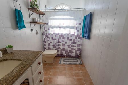 Casa à venda com 207m², 6 quartos e 2 vagas Casa à venda com 207m², 6 quartos e 2 vagasCasa 1 - banheiro 1