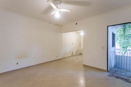 Casa à venda com 207m², 6 quartos e 2 vagas Casa à venda com 207m², 6 quartos e 2 vagasCasa 2 - Quarto