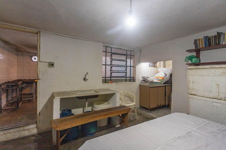 Casa à venda com 207m², 6 quartos e 2 vagas Casa à venda com 207m², 6 quartos e 2 vagasCasa 3 - porão