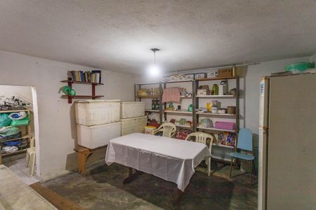 Casa à venda com 207m², 6 quartos e 2 vagas Casa à venda com 207m², 6 quartos e 2 vagasCasa 3 - porão