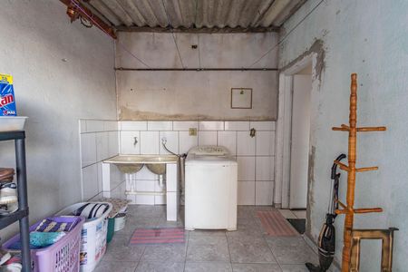 Casa à venda com 207m², 6 quartos e 2 vagas Casa à venda com 207m², 6 quartos e 2 vagasCasa 1 - área de serviço