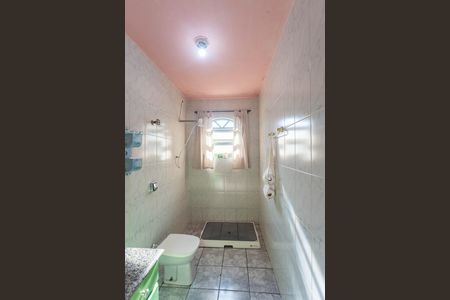 Casa à venda com 207m², 6 quartos e 2 vagas Casa à venda com 207m², 6 quartos e 2 vagasCasa 1 - banheiro 2