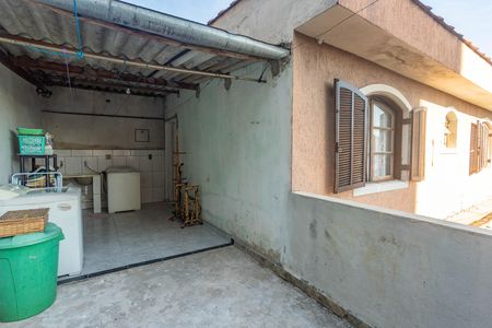 Casa à venda com 207m², 6 quartos e 2 vagas Casa à venda com 207m², 6 quartos e 2 vagasCasa 1 - área de serviço