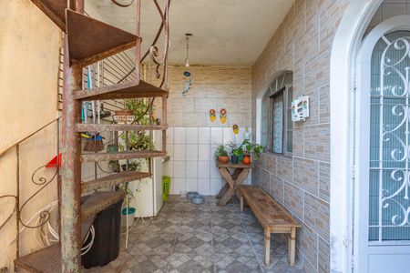 Casa à venda com 207m², 6 quartos e 2 vagas Casa à venda com 207m², 6 quartos e 2 vagasCasa 1 - Quintal